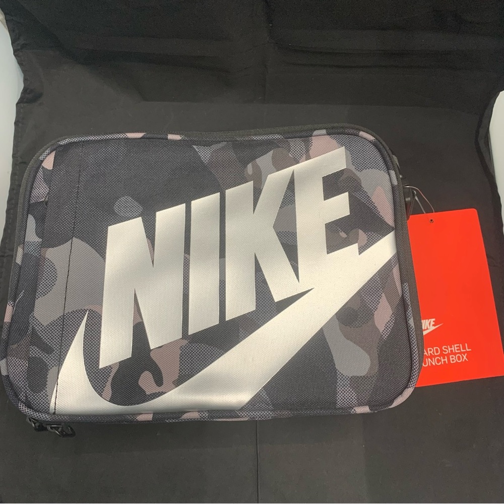 Nike Hard Shell Lunch Box - Picture 2 of 4